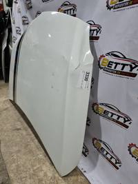 Capot Mercedes Benz A200-A220-A250 2015 en adelante usado en buen estado - fotografía 2