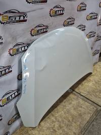 Capot Suzuki Baleno 2015, 2016, 2017, 2018, 2019, 2020, 2021 y 2022 usado en buen estado - fotografía 2