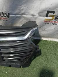 Máscara Chevrolet onix RS 2021, 2022, 2023 y 2024 usado en buen estado - fotografía 2