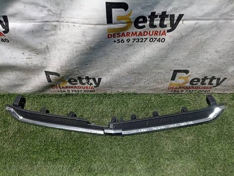 Mascara Chevrolet prisma Chevrolet onix 2017, 2018, 2019 y 2020 usado en buen estado