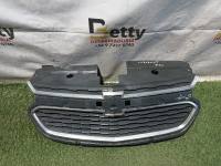 Mascara Chevrolet Sail 2016, 2017, 2018, 2019, 2020, 2021, 2022 y 2023 usado en buen estado