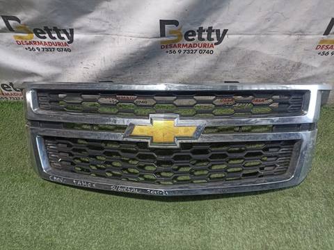 Mascara Chevrolet Tahoe Chevrolet Suburban 2015, 2016, 2017, 2018, 2019 y 2020 usado en buen estado