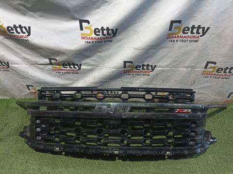 Mascara Chevrolet Tahoe Chevrolet Suburban Z71 2021, 2022, 2023, 2024 y 2025 usado en buen estado