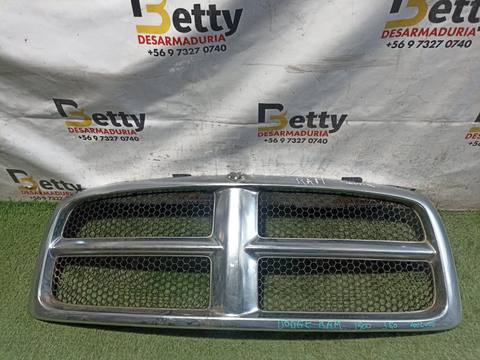 Mascara Dodge Ram 1500 Dodge Ram 2500 2003, 2004, 2005 y 2006 usado en buen estado