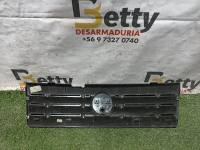 Máscara Fiat uno Fiat Fiorino 2005, 2006, 2007, 2008, 2009, 2010, 2011, 2012, 2013 y 2014 usado en buen estado - fotografía 2