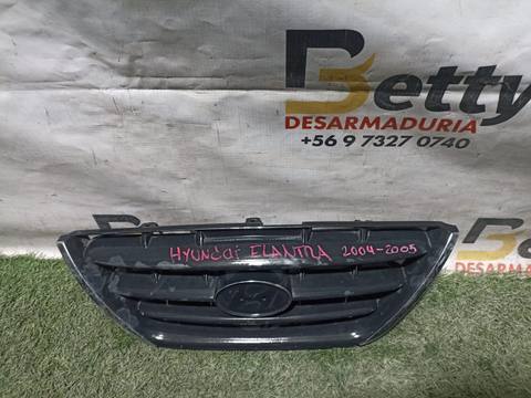 Máscara Hyundai elantra 2003, 2004, 2005 y 2006 usado en buen estado
