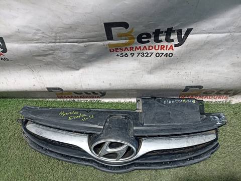 Mascara Hyundai Elantra 2011, 2012 y 2013 usado en buen estado