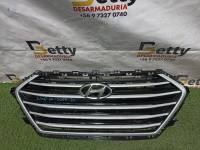 Máscara Hyundai elantra 2016, 2017, 2018, 2019 y 2020 usado en buen estado