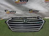 Máscara Hyundai elantra 2016, 2017, 2018, 2019 y 2020 usado en buen estado