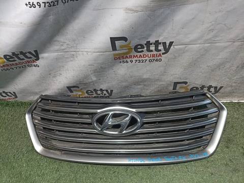 Mascara Hyundai Grand Santa Fe 2017, 2018 y 2019 usado en buen estado