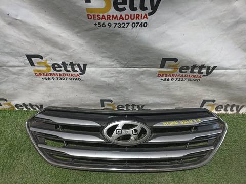 Máscara Hyundai Santa Fe 2016, 2017 y 2018 usado en buen estado