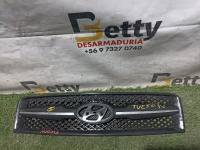 Máscara Hyundai Tucson 2005, 2006, 2007, 2008, 2009, 2010 y 2011 usado en buen estado