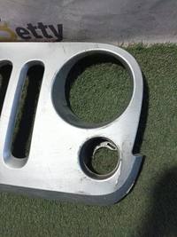 Máscara Jeep wrangler jk 2010, 2011, 2012, 2013, 2014, 2015, 2016, 2017 y 2018 usado en buen estado - fotografía 2