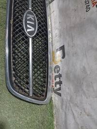 Mascara Kia Carnival 2003, 2004, 2005 y 2006 usado en buen estado - fotografía 3