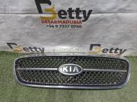 Mascara Kia Carnival 2003, 2004, 2005 y 2006 usado en buen estado