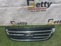 Máscara Kia Cerato 2008, 2009 y 2010 usado en buen estado