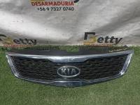 Máscara Kia Cerato 2009, 2010, 2011 y 2012 usado en buen estado