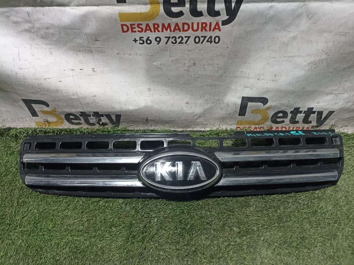 Máscara Kia Sportage 2006, 2007 y 2008 usado en buen estado