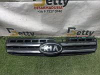 Máscara Kia Sportage 2006, 2007 y 2008 usado en buen estado