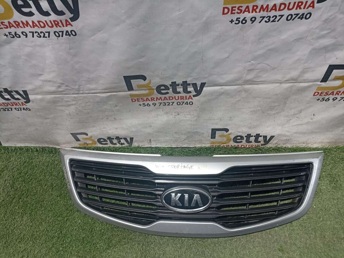 Máscara Kia Sportage 2011, 2012, 2013, 2014 y 2015 usado en buen estado