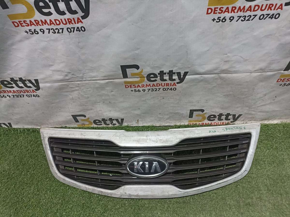 Máscara Kia Sportage 2011, 2012, 2013, 2014 y 2015 usado en buen estado