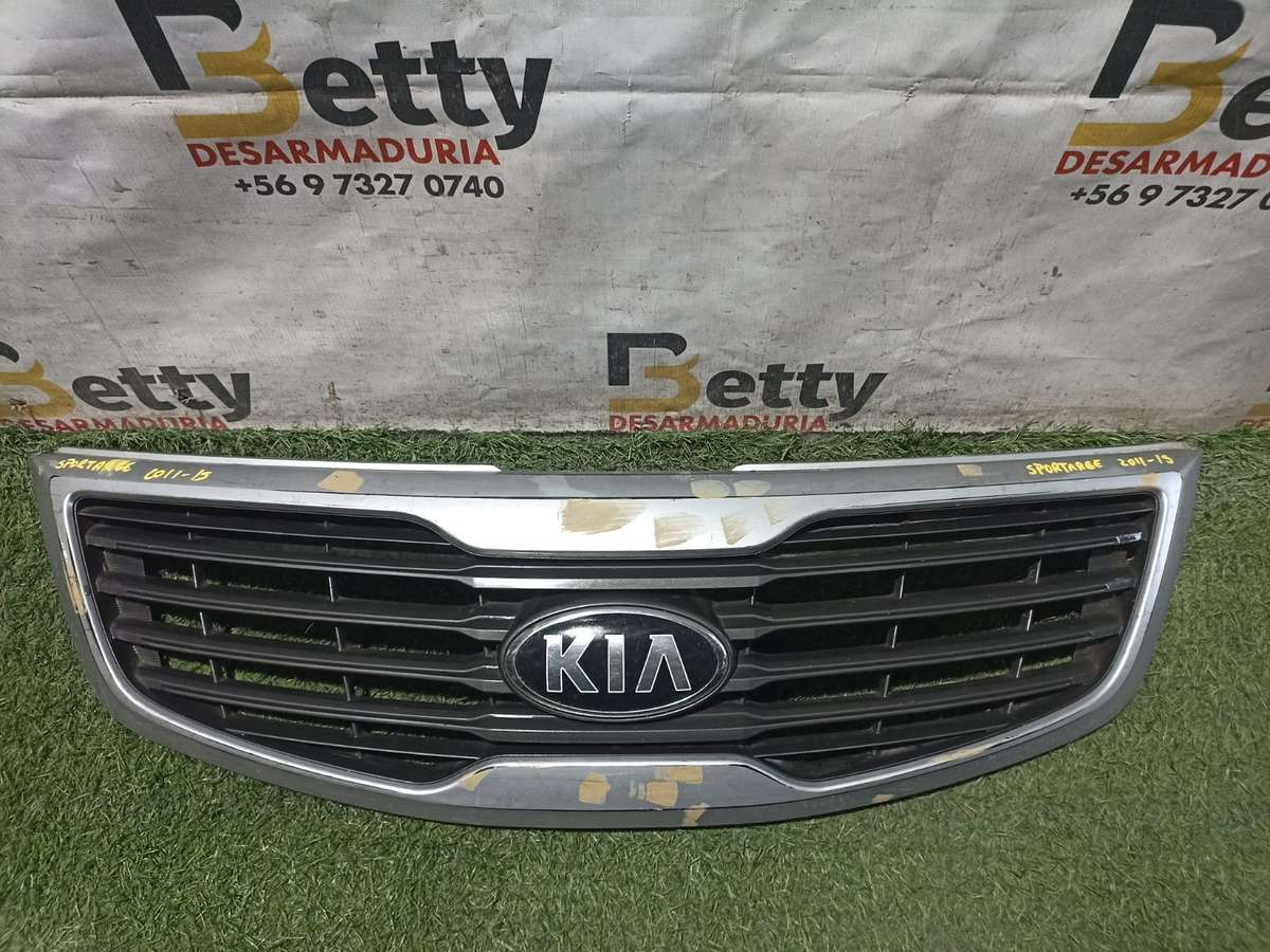 Máscara Kia Sportage 2011, 2012, 2013, 2014 y 2015 usado en buen estado