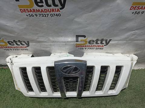 Máscara Mahindra scorpion Mahindra Pick Up 2008, 2009, 2010, 2011, 2012, 2013, 2014, 2015, 2016, 2017, 2018 y 2019 usado en buen estado