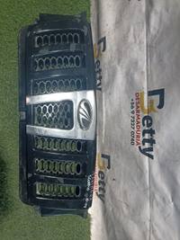 Máscara Mahindra scorpion Mahindra Pick Up 2008, 2009, 2010, 2011, 2012, 2013, 2014, 2015, 2016, 2017, 2018 y 2019 usado en buen estado