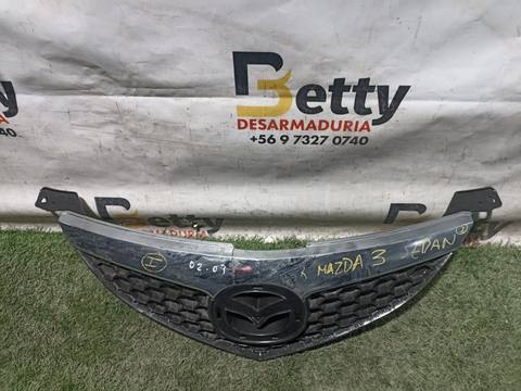 Máscara Mazda Sedan 3 2002, 2003, 2004, 2005, 2006, 2007, 2008 y 2009 usado en buen estado