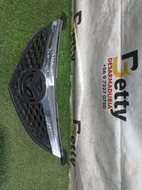 Máscara Mazda 3 sedán 2007, 2008 y 2009 usado en buen estado