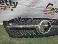 Máscara Mercedes Benz A200 2018 en adelante usado en buen estado - fotografía 3