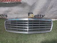 Mascara Mercedes Benz w211 2003, 2004, 2005, 2006, 2007, 2008 y 2009 usado en buen estado