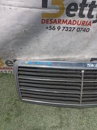 Mascara Mercedes Benz W202 1992, 1993, 1994, 1995, 1996, 1997 y 1998 usado en buen estado - fotografía 3