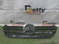 Máscara Mercedes Benz sprinter 2003, 2004, 2005, 2006, 2007, 2008, 2009, 2010, 2011 y 2012 usado en buen estado