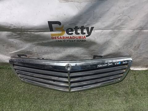Mascara Mercedes Benz W204 2008, 2009, 2010, 2011, 2012 y 2013 usado en buen estado