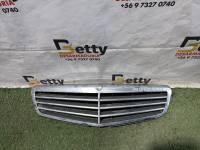Mascara Mercedes Benz Clase C W204 2008, 2009, 2010 y 2011 usado en buen estado