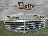 Máscara Mercedes Benz Clace C350 2008, 2009, 2010 y 2011 usado en buen estado
