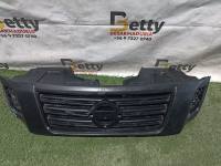 Mascara Nissan NP300 NP 300 2015, 2016, 2017, 2018, 2019 y 2020 usado en buen estado