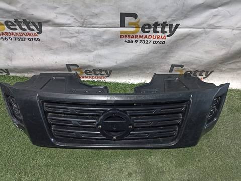 Mascara Nissan NP300 NP 300 2015, 2016, 2017, 2018, 2019 y 2020 usado en buen estado