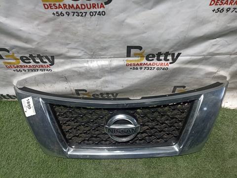 Mascara Nissan Pathfinder 2013, 2014, 2015 y 2016 usado en buen estado