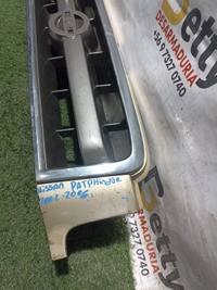 Máscara Nissan patpfinder 1998, 1999, 2000, 2001, 2002, 2003, 2004 y 2005 usado en buen estado - fotografía 3