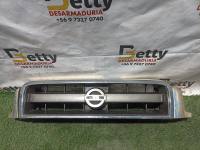 Máscara Nissan patpfinder 1998, 1999, 2000, 2001, 2002, 2003, 2004 y 2005 usado en buen estado