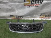 Mascara Nissan Sentra l 2001, 2002 y 2003 usado en buen estado