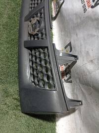 Mascara Nissan terrano 2003, 2004, 2005, 2006, 2007, 2008, 2009, 2010, 2011, 2012, 2013, 2014 y 2015 usado en buen estado - fotografía 2