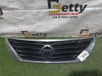 Máscara Nissan versa 2012, 2013 y 2014 usado en buen estado