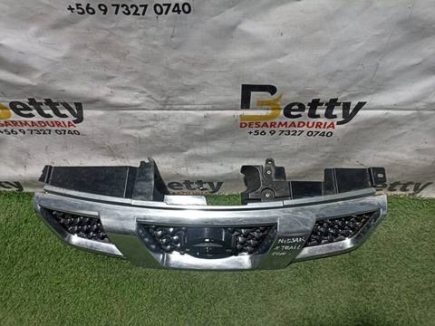 Máscara Nissan X-trail 2012, 2013 y 2014 usado en buen estado