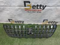 Mascara Peugeot 3008 Peugeot 5008 2018, 2019, 2020 y 2021 usado en buen estado