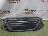 Mascara Peugeot 301 2013, 2014, 2015, 2016 y 2017 usado en buen estado