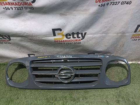 Mascara ssangyong Korando 2000, 2001, 2002, 2003, 2004, 2005, 2006 y 2007 usado en buen estado