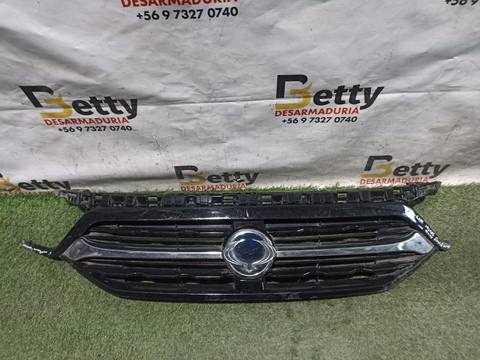 Mascara ssangyong Rexton 2018, 2019, 2020 y 2021 usado en buen estado